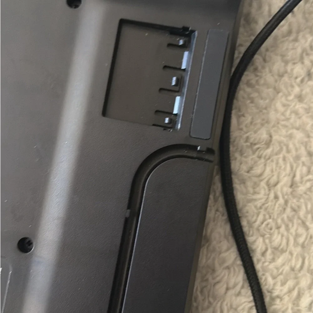 Black cord Gaming keyboard *Missing one stand*